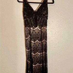 Chic Black Lace Maxi Dress